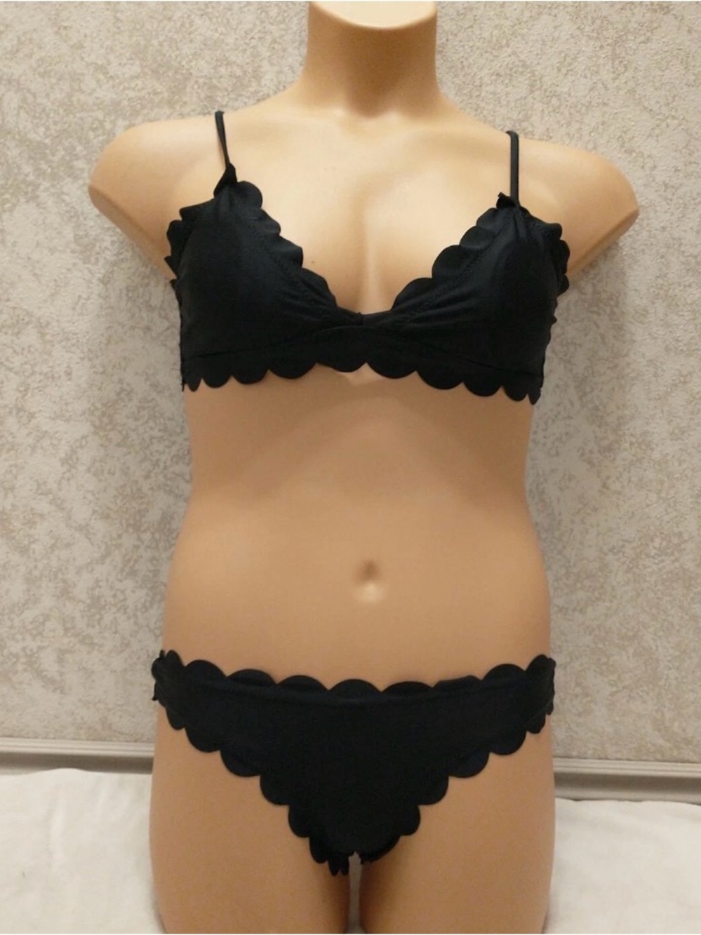 Source Unknown Black Scalloped Two-Piece Bikini